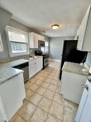 210 Pennsylvania Ave Apt 2, Norfolk, VA 23504