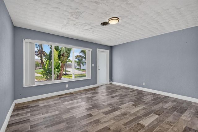 2811 NE 9th Terrace, Pompano Beach, FL 33064