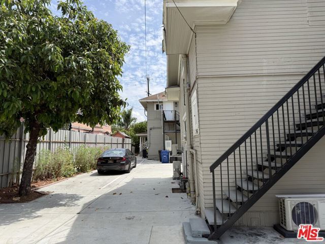 1703 S Burlington Avenue, Los Angeles, CA 90006