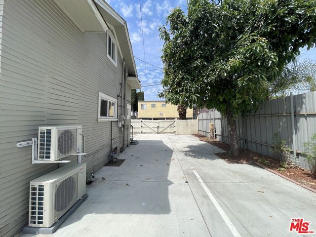 1703 S Burlington Avenue, Los Angeles, CA 90006