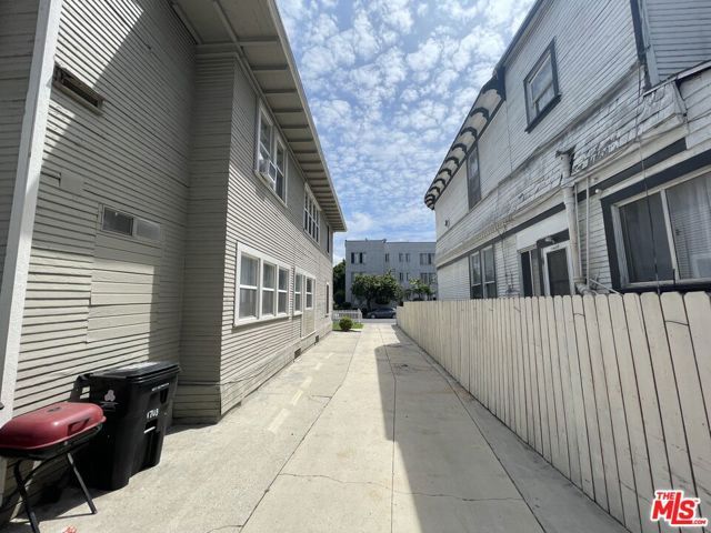 1703 S Burlington Avenue, Los Angeles, CA 90006