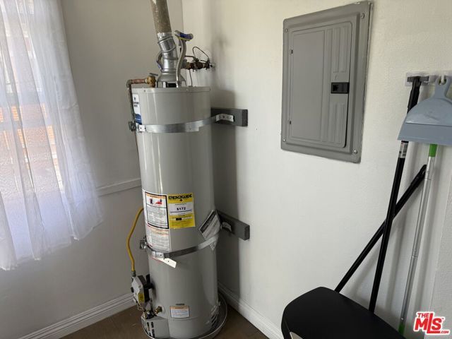 1703 S Burlington Avenue, Los Angeles, CA 90006