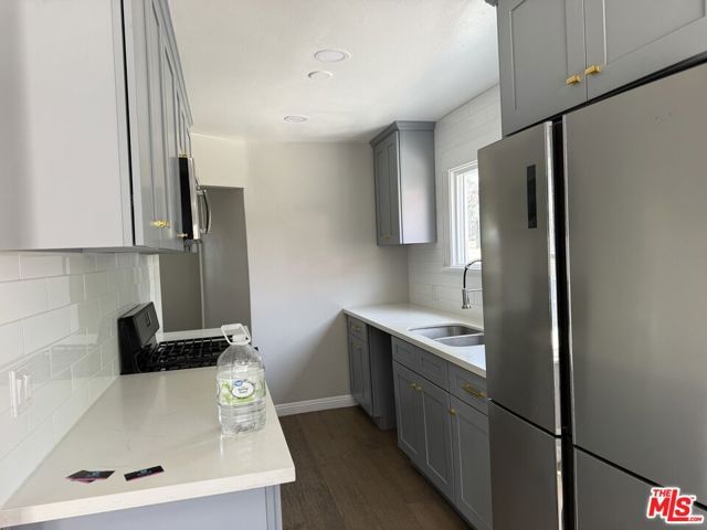 1703 S Burlington Avenue, Los Angeles, CA 90006