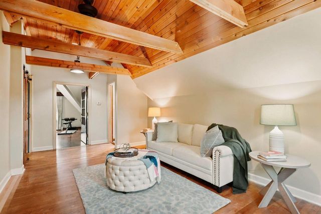3101 N 103rd STREET, Wauwatosa, WI 53222