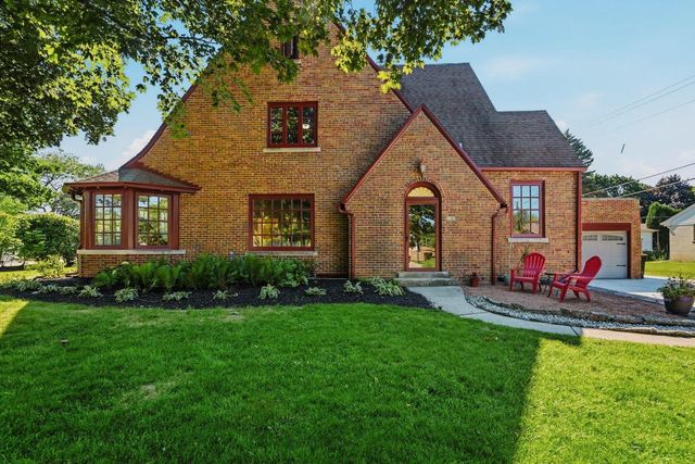 3101 N 103rd STREET, Wauwatosa, WI 53222