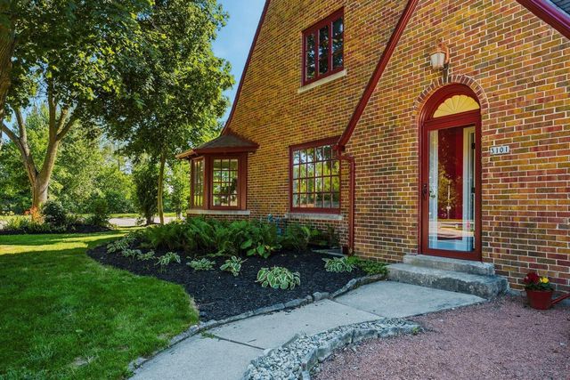 3101 N 103rd STREET, Wauwatosa, WI 53222