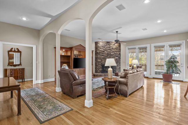 1300 Tupelo Lane, Lexington, KY 40513