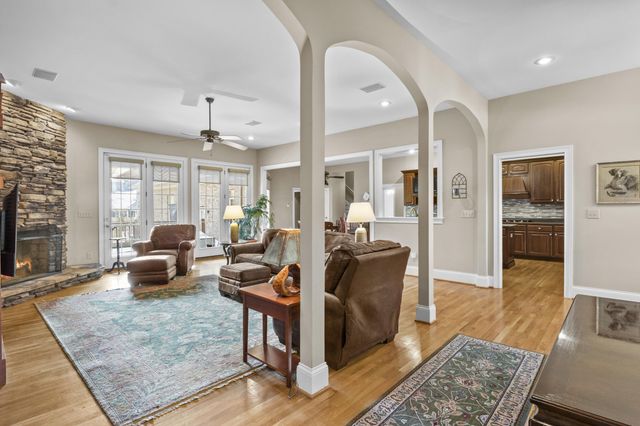 1300 Tupelo Lane, Lexington, KY 40513