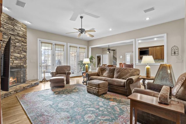 1300 Tupelo Lane, Lexington, KY 40513