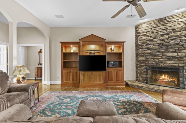 1300 Tupelo Lane, Lexington, KY 40513