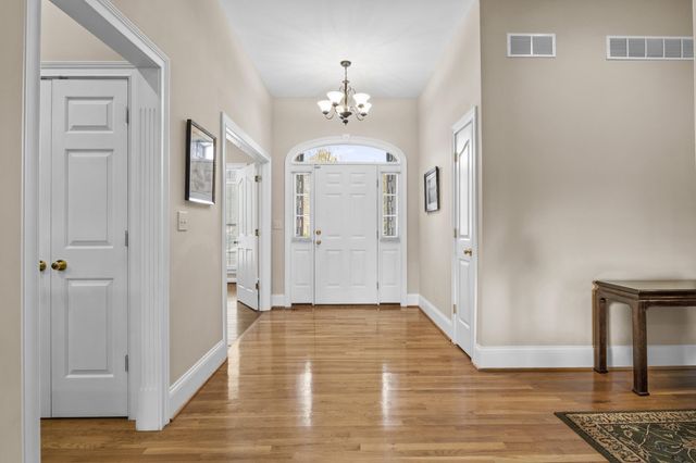 1300 Tupelo Lane, Lexington, KY 40513