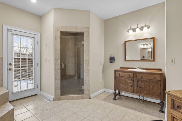 1300 Tupelo Lane, Lexington, KY 40513