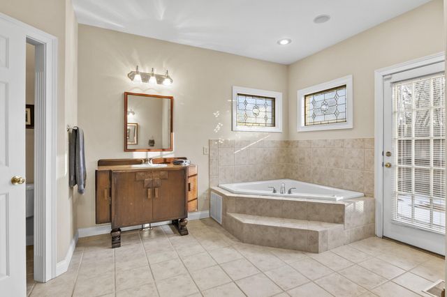 1300 Tupelo Lane, Lexington, KY 40513