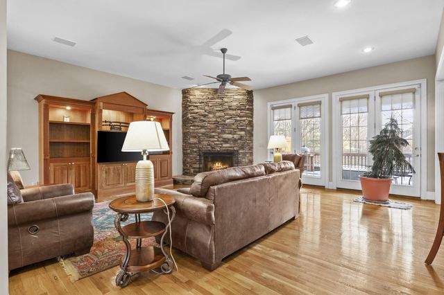 1300 Tupelo Lane, Lexington, KY 40513