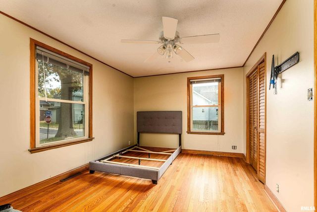 306 S MADISON Street, Marion, IL 62959