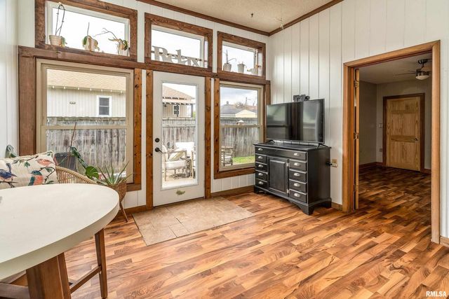 306 S MADISON Street, Marion, IL 62959