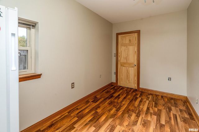 306 S MADISON Street, Marion, IL 62959