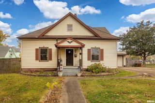 306 S MADISON Street, Marion, IL 62959