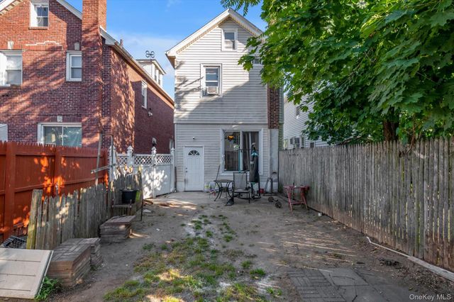 225-13 95th Avenue, Floral Park, NY 11001
