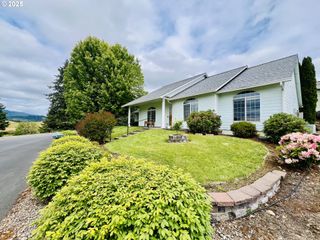 2295 CHI CHI Ln, Sutherlin, OR 97479