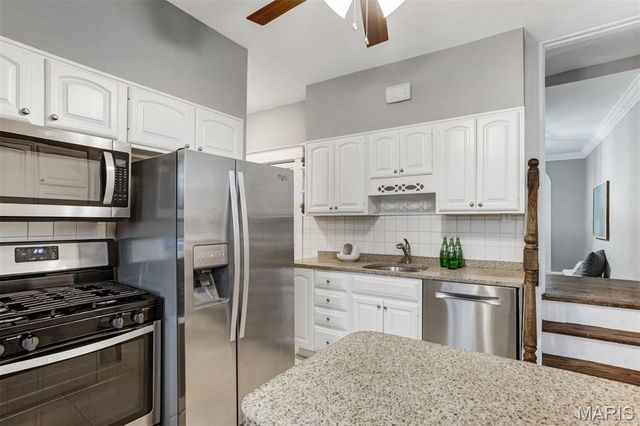 7162 Pershing Avenue, University City, MO 63130