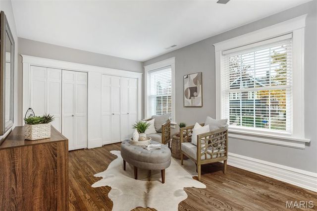 7162 Pershing Avenue, University City, MO 63130