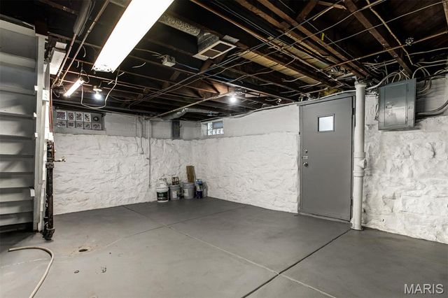 7162 Pershing Avenue, University City, MO 63130