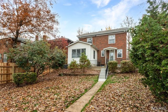 7162 Pershing Avenue, University City, MO 63130