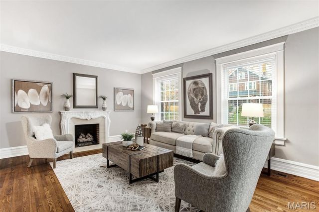 7162 Pershing Avenue, University City, MO 63130