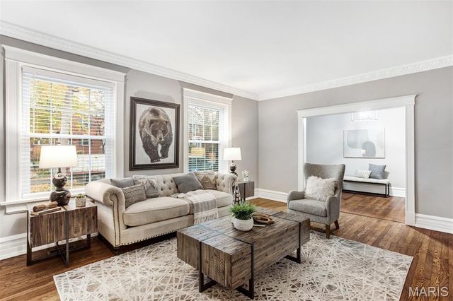 7162 Pershing Avenue, University City, MO 63130