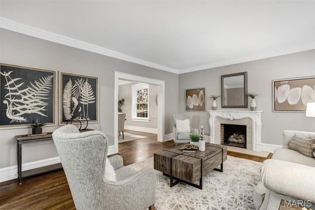 7162 Pershing Avenue, University City, MO 63130