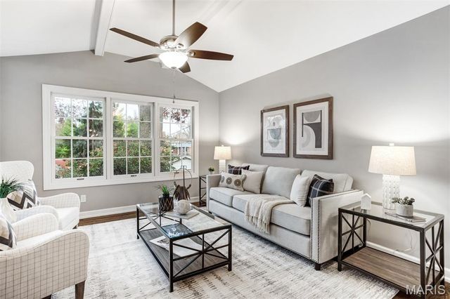 7162 Pershing Avenue, University City, MO 63130