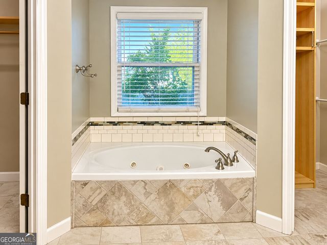 3380 Coles Creek Drive, Buford, GA 30519