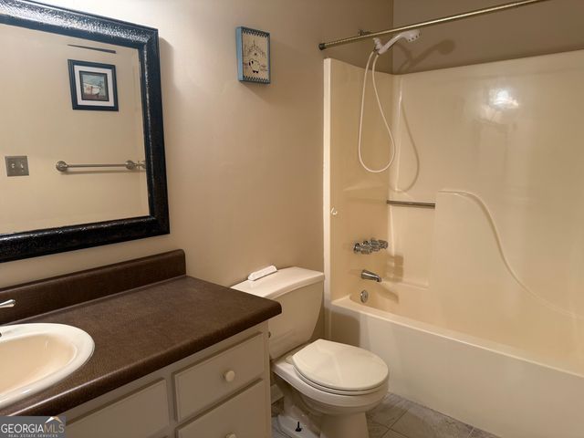 3380 Coles Creek Drive, Buford, GA 30519