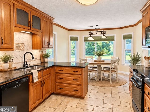 3380 Coles Creek Drive, Buford, GA 30519