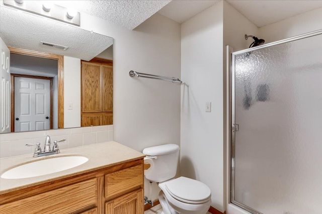 1836 N Lark Ct, Wichita, KS 67212