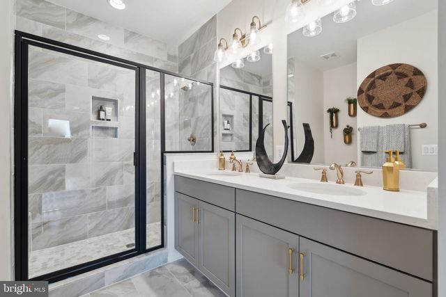 112 ZINNIA LN, Winchester, VA 22603