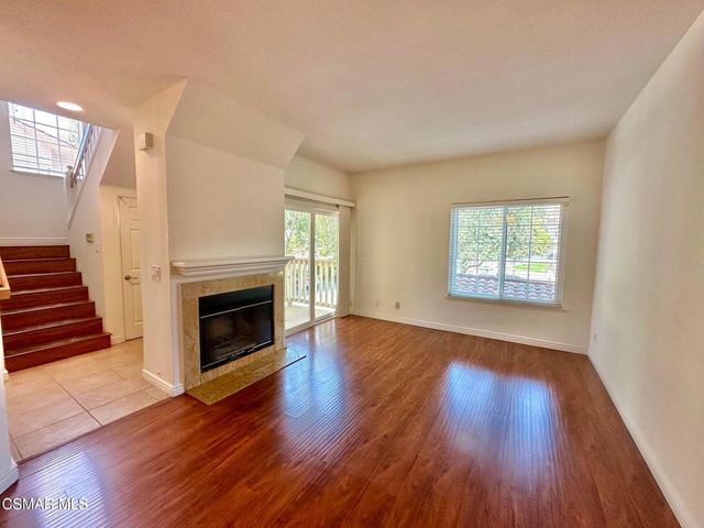 684 Sutton Crest Trail 101, Oak Park, CA 91377