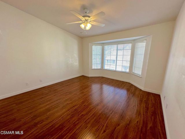 684 Sutton Crest Trail 101, Oak Park, CA 91377