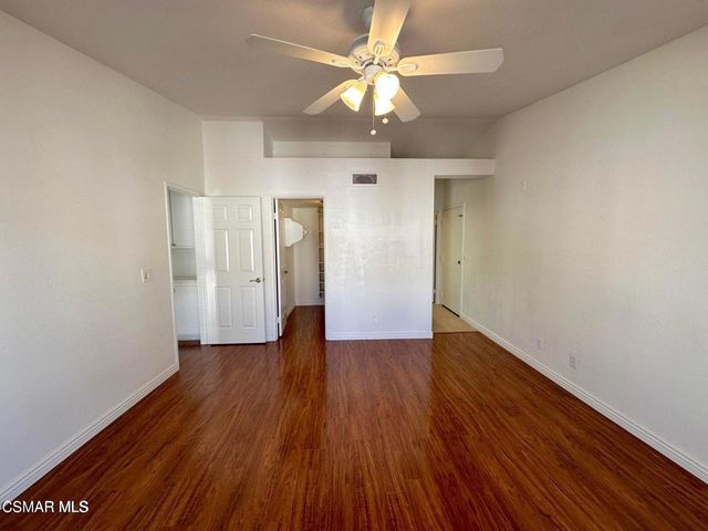 684 Sutton Crest Trail 101, Oak Park, CA 91377