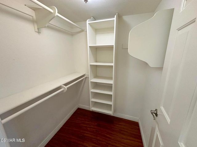 684 Sutton Crest Trail 101, Oak Park, CA 91377