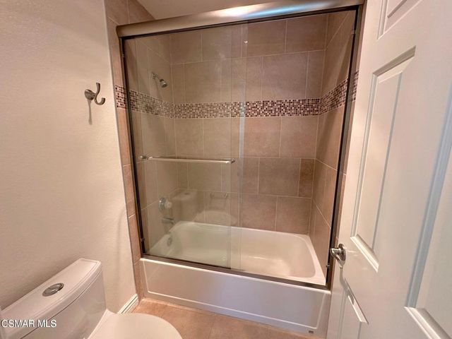 684 Sutton Crest Trail 101, Oak Park, CA 91377