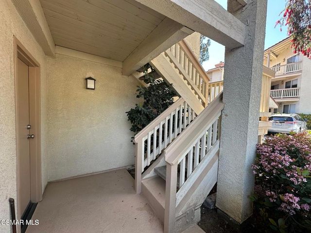 684 Sutton Crest Trail 101, Oak Park, CA 91377