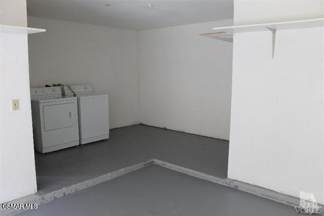 684 Sutton Crest Trail 101, Oak Park, CA 91377
