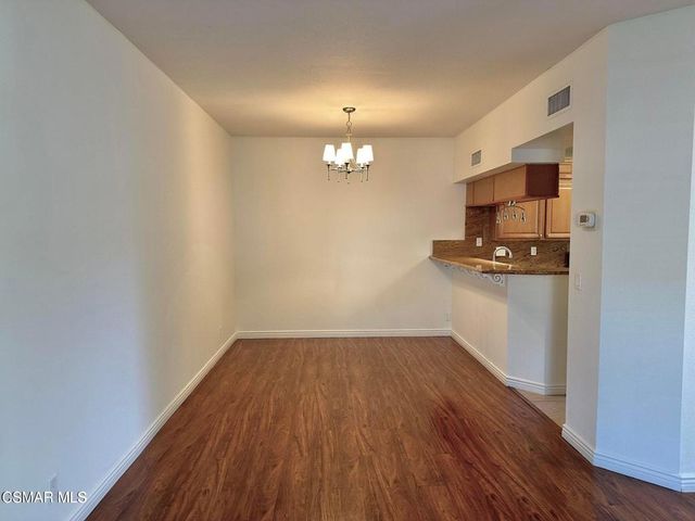 684 Sutton Crest Trail 101, Oak Park, CA 91377