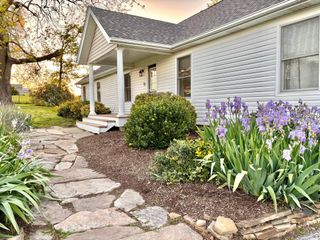 443 Sparkle Brook Road, Conway, MO 65632