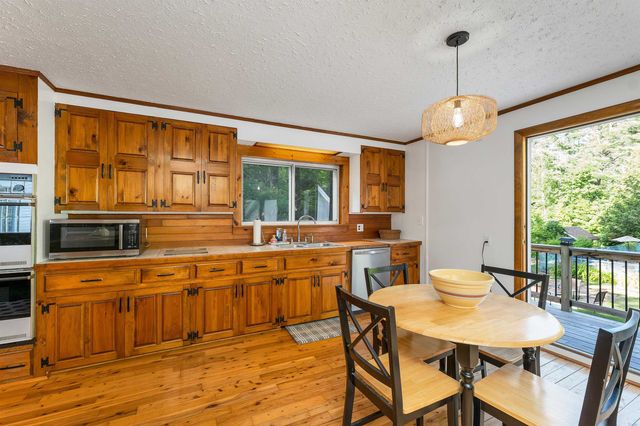 1195 Chocorua Road, Tamworth, NH 03817