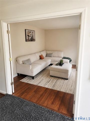 501 Green Orchard Dr, Chester, VA 23836