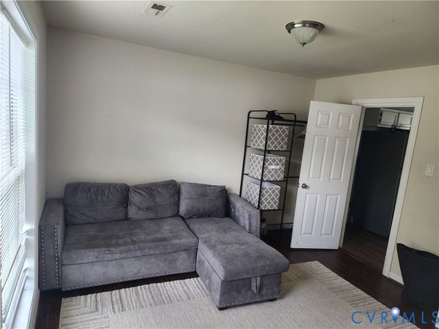 501 Green Orchard Dr, Chester, VA 23836
