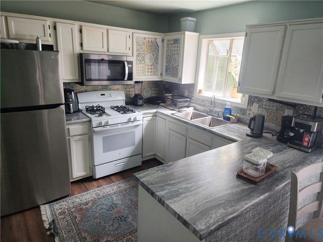 501 Green Orchard Dr, Chester, VA 23836